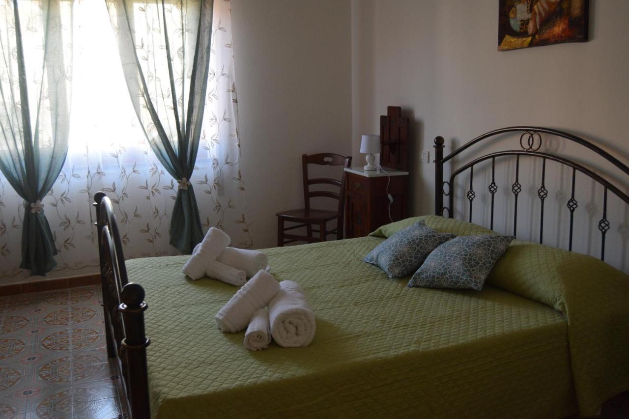 Su Fassoi Cabras Bed and Breakfast Εξωτερικό φωτογραφία