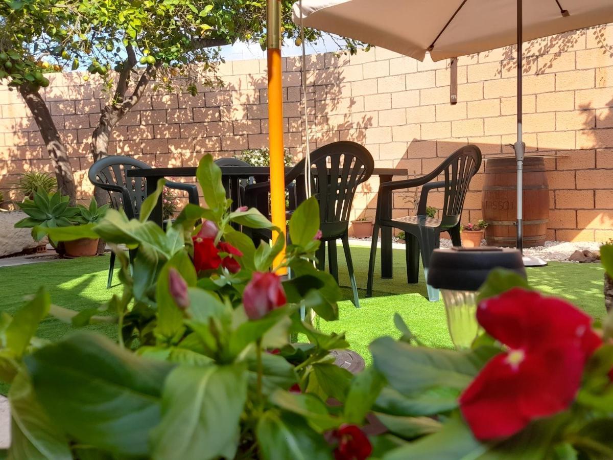 Su Fassoi Cabras Bed and Breakfast Εξωτερικό φωτογραφία